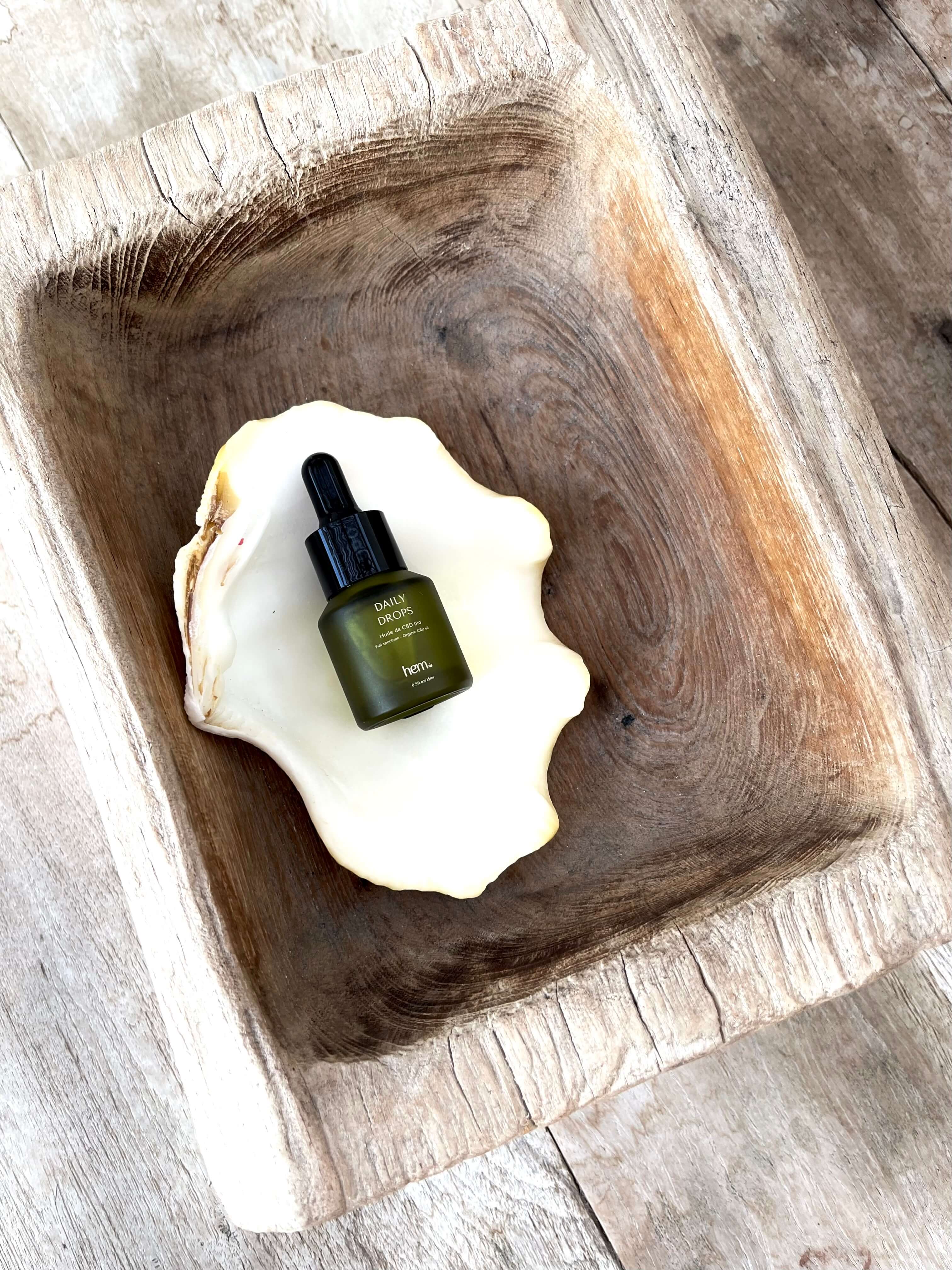 Daily drops CBD oil hemp chanvre