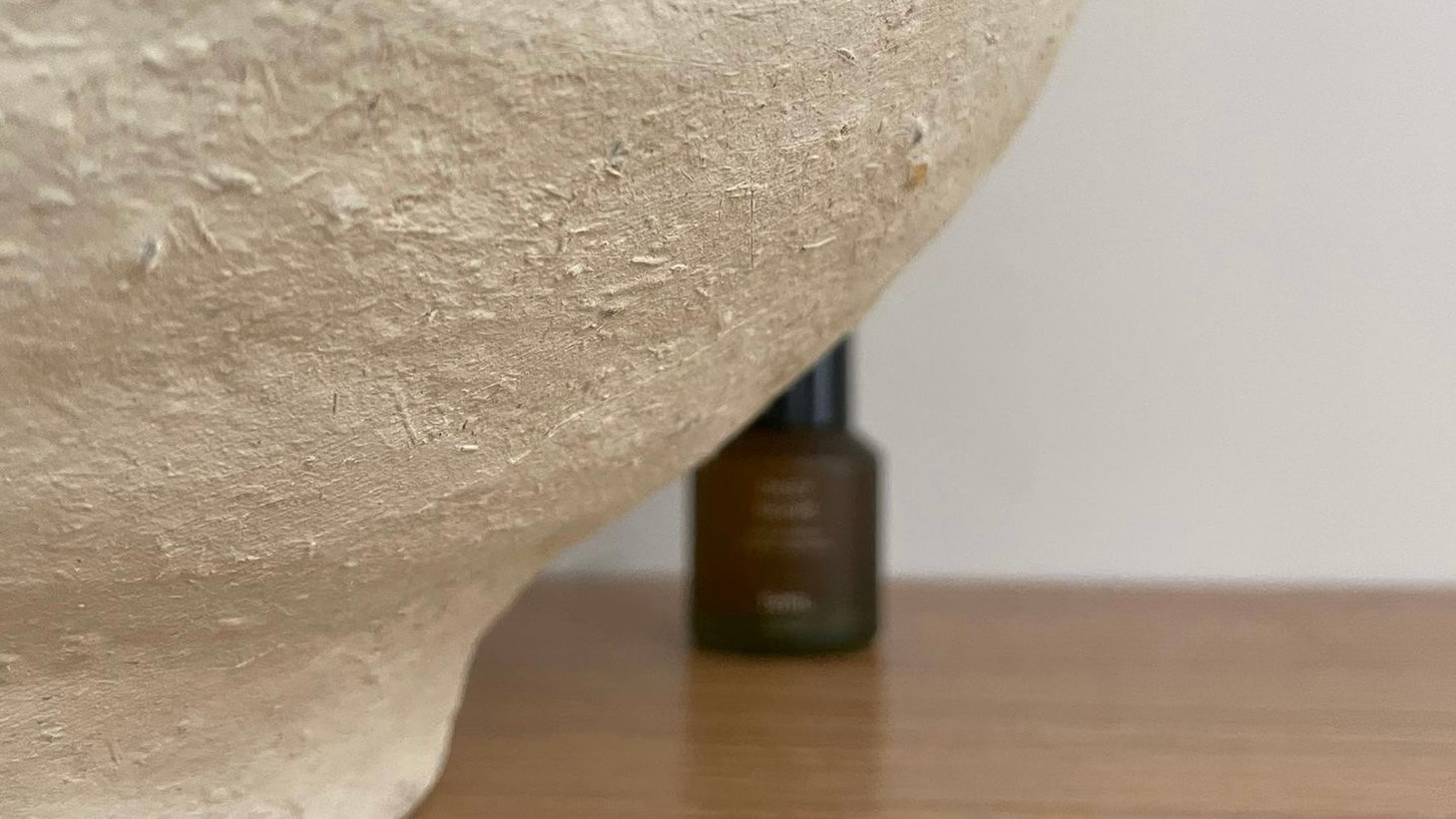 Daily drops behind decors HEM verticale